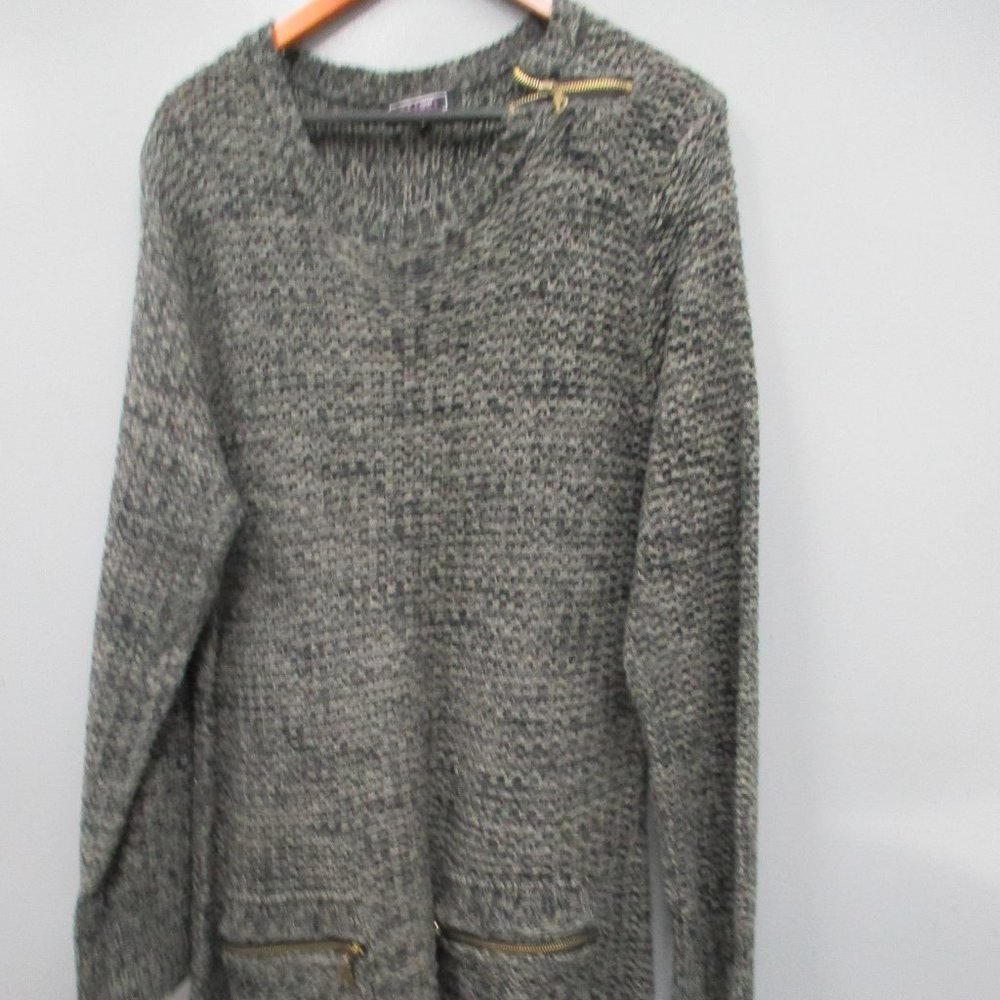 Size 3X Effeci Woman Long Sweater 100% Acrylic Black/Grey Long Sweater